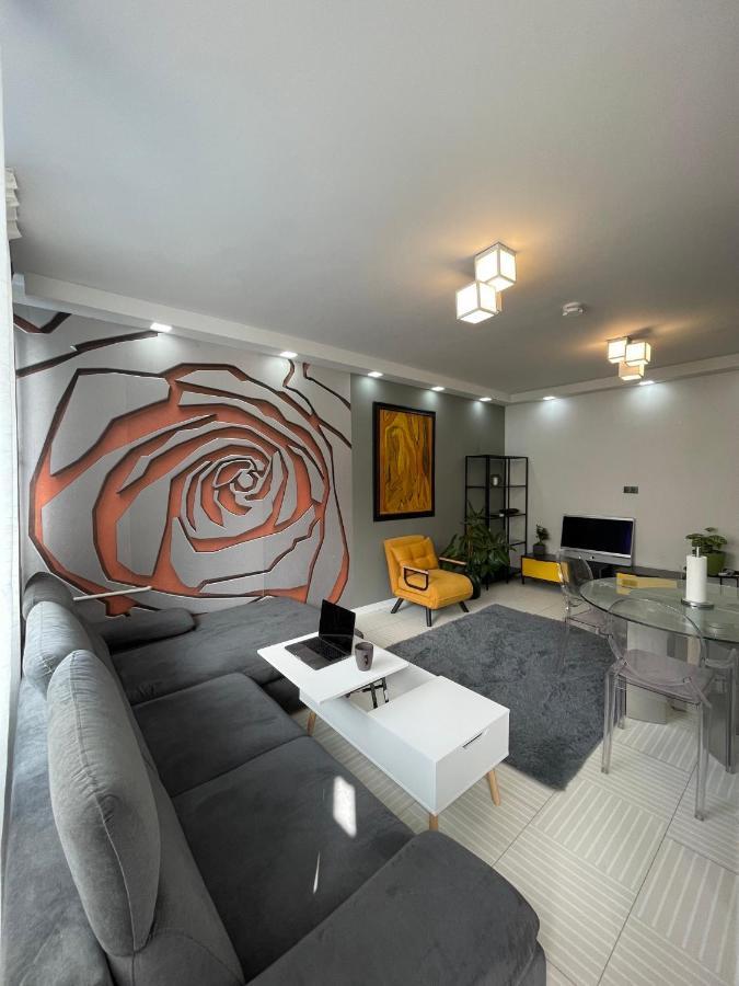 Bright: Flat With Balcony - Kitchen - Free Parking * Berlin