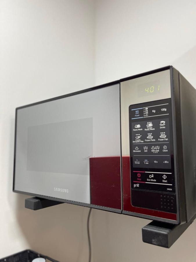 Apartment Bright: Flat With Balcony - Kitchen - Free Parking