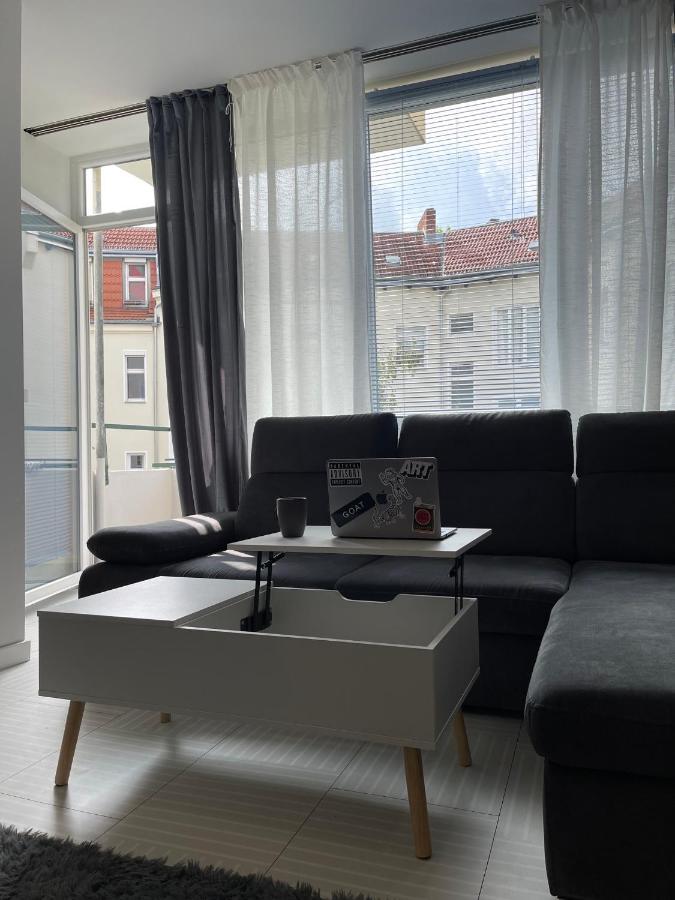 Bright: Flat With Balcony - Kitchen - Free Parking Berlin
