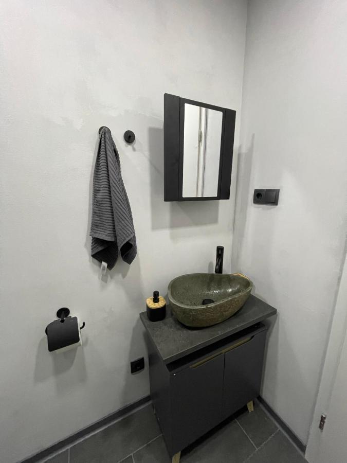 Bright: Flat With Balcony - Kitchen - Free Parking *